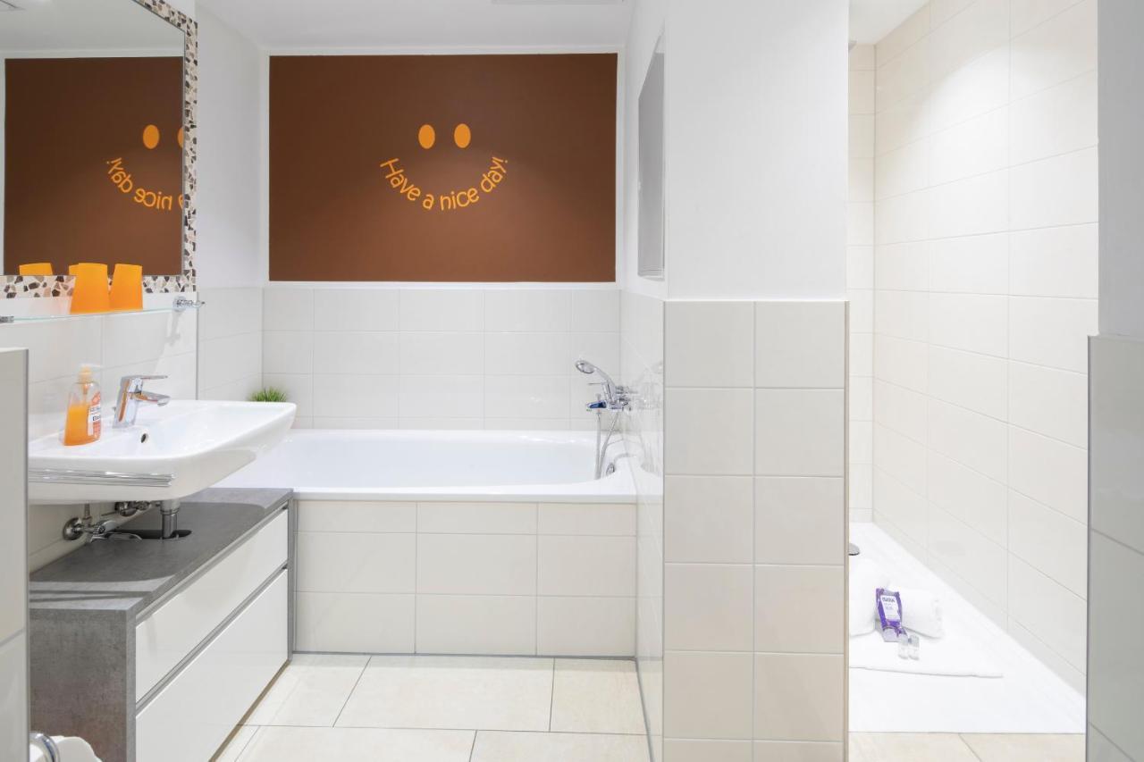 Mein Appartement Huerth Koeln מראה חיצוני תמונה